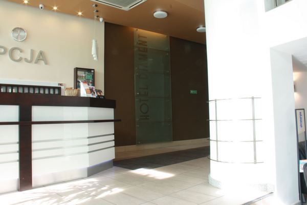 hotel-katowiceprecepcja-cakowicie-przemeblowana-i-odwieonap