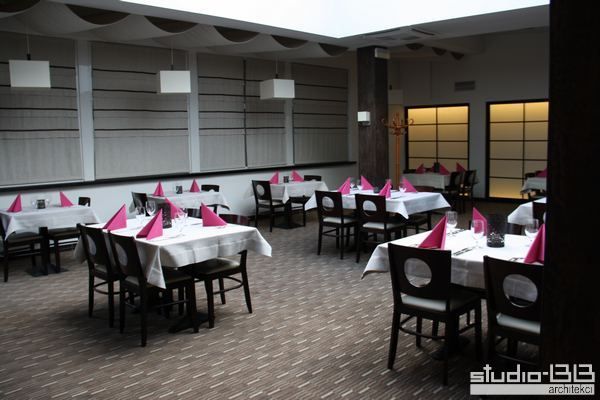 restauracja-atmosferazabrze-pindywidualna-aranacja-na-potrzeby-lifecooking-na-stoach-teppanyaki-kuchnia-japoska-i-nie-tylkop