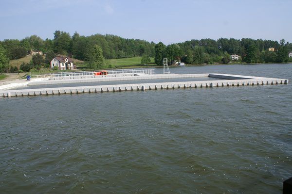 basen-zebrzydowicepbasen-pywajcy-na-stawie-myszczok-w-zebrzydowicach-projekt-wraz-z-firm-arcap